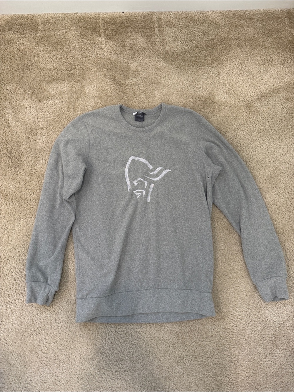 Men's Light Gray Crewneck Sweatshirt with Subtle Chest Logo